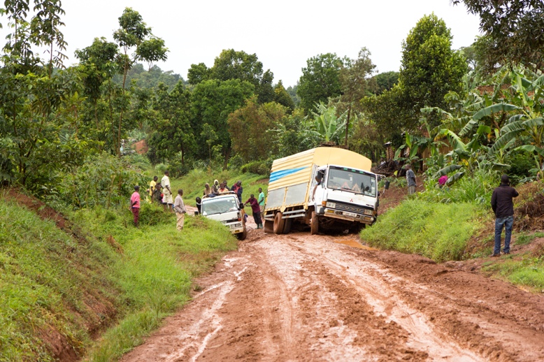 A truck stuck in mud in Buikwe, Uganda - Adam Jan Figel