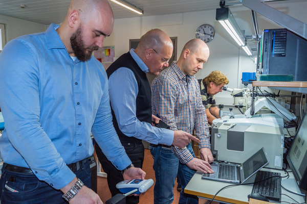 The experienced team behind EcoCooling is partly the same that developed the front-lit technology used in Amazon Kindle-devices. From left to right: Juha Hatjasalo, Leo Hatjasalo, Jori Oravasaari and Jarmo Maattanen