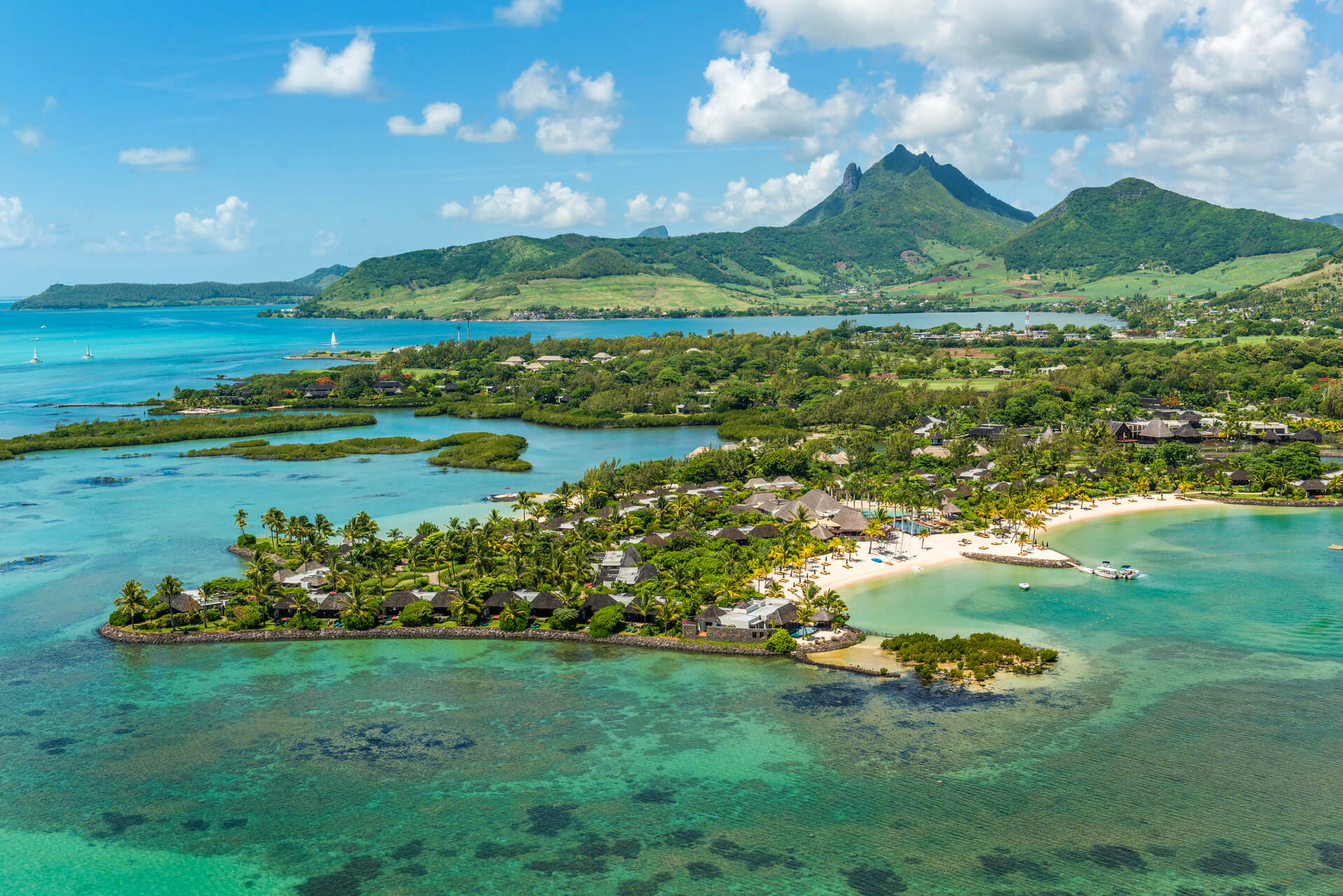 Relax In A Tropical Paradise At FOUR SEASONS RESORT MAURITIUS AT ANAHITA