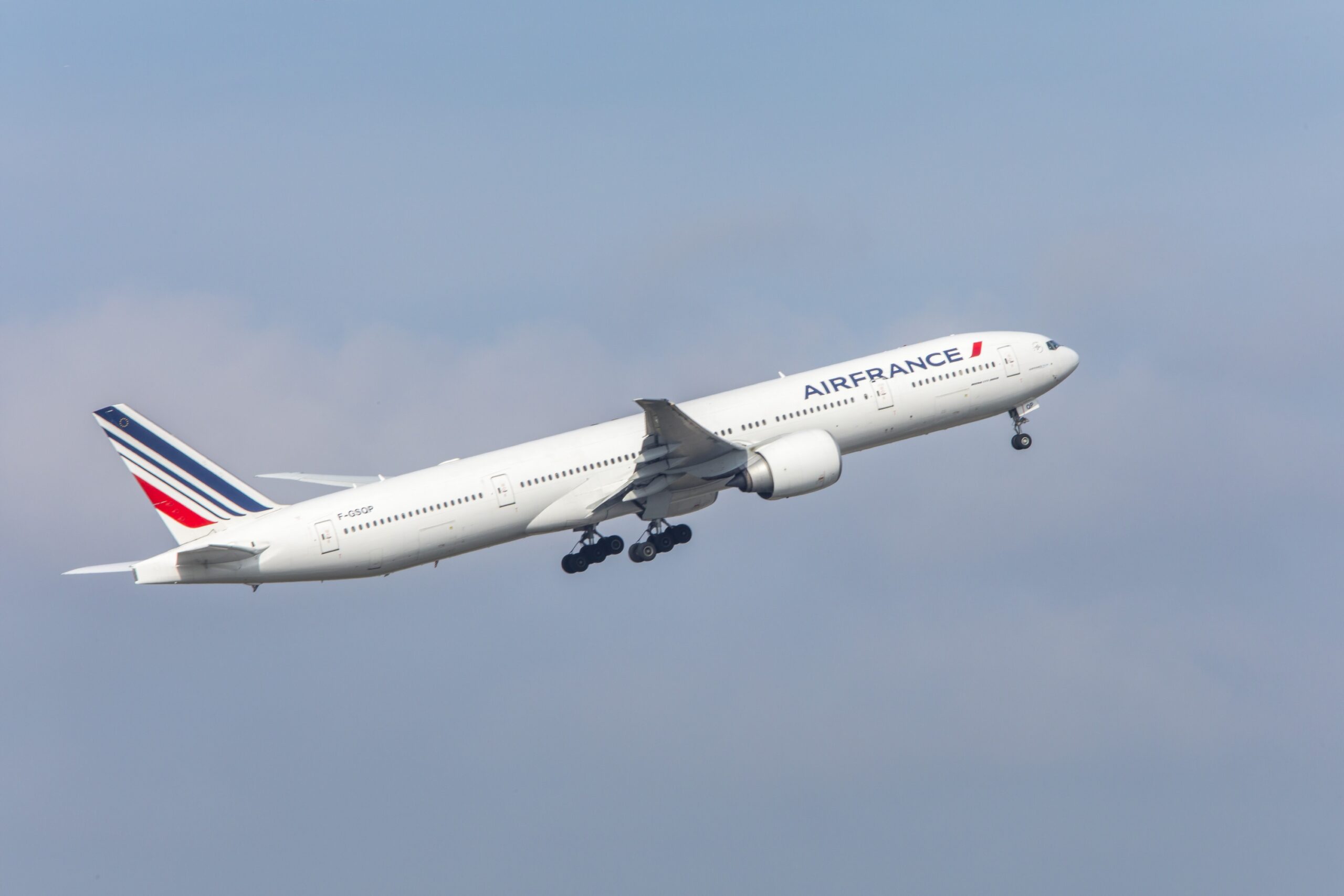 How Air France is using Artificial Intelligence (AI) to optimise its business activities and improve the customer experience